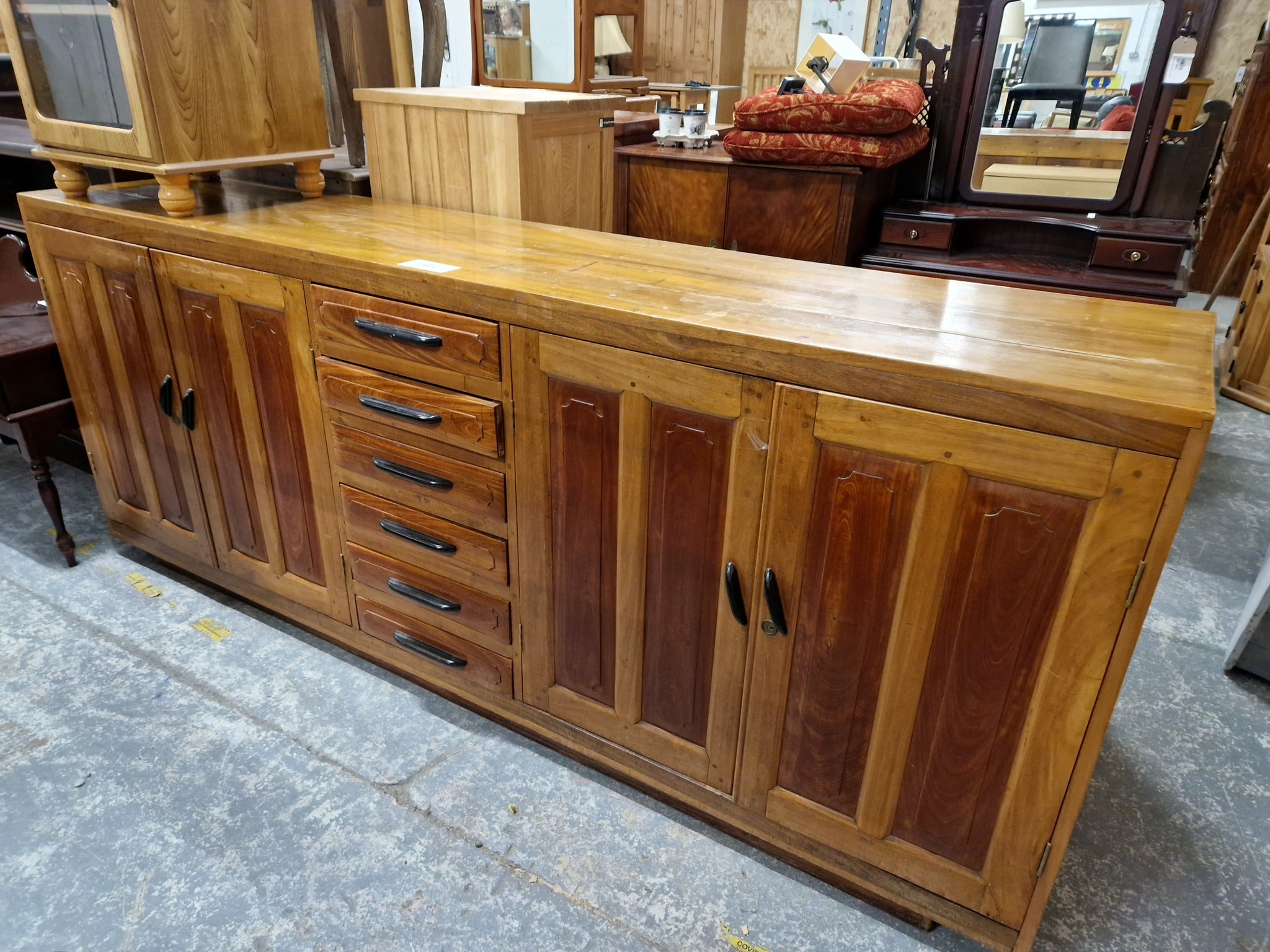 Dwr sideboard deals