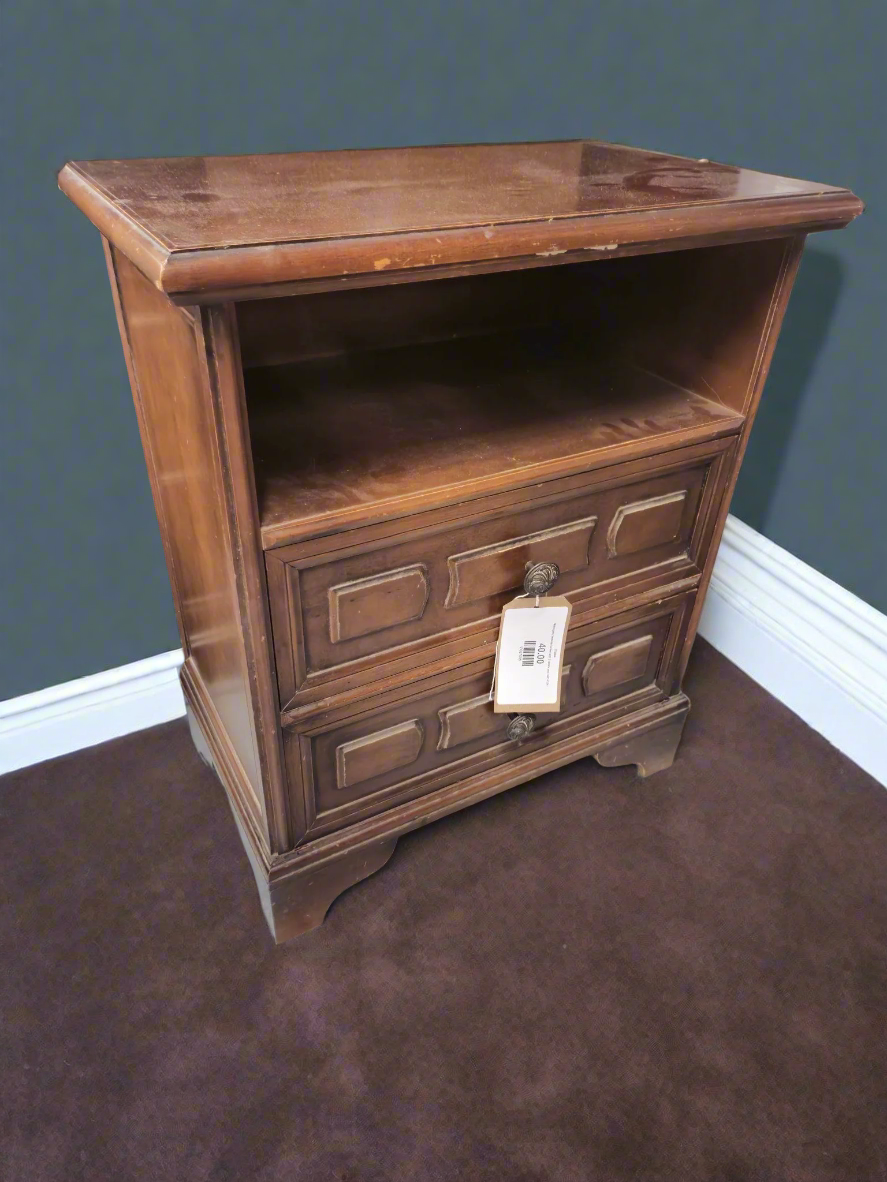 Mahogany bedside locker with 2 doors and self 4124