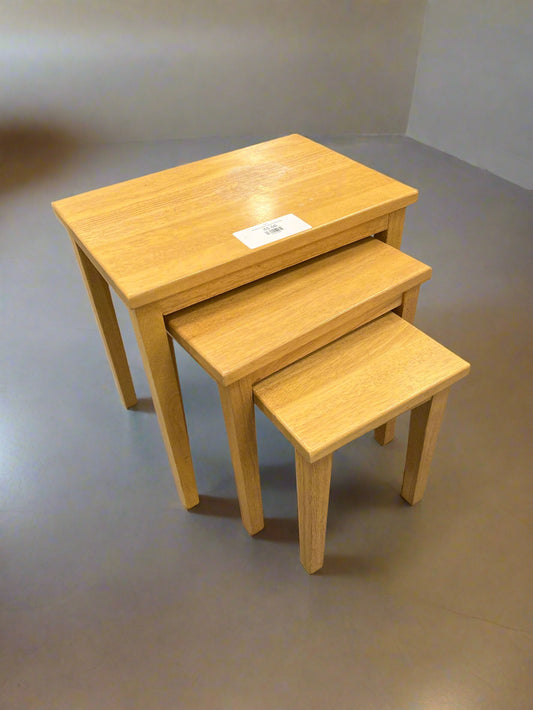 Hardwood nest of 3 square tables 2125