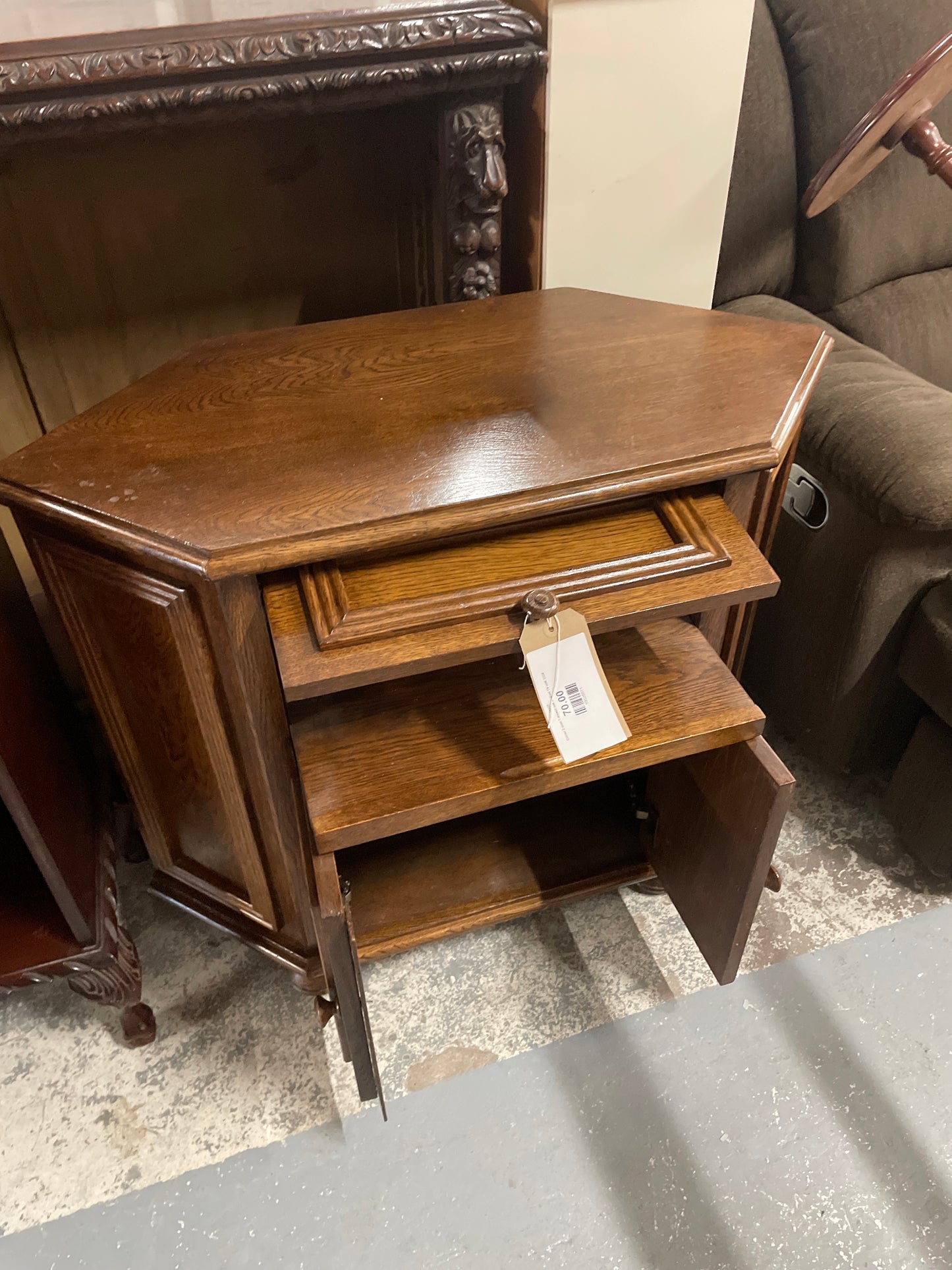 Corner 2 door 1 drawer oak stained TV unit  2324