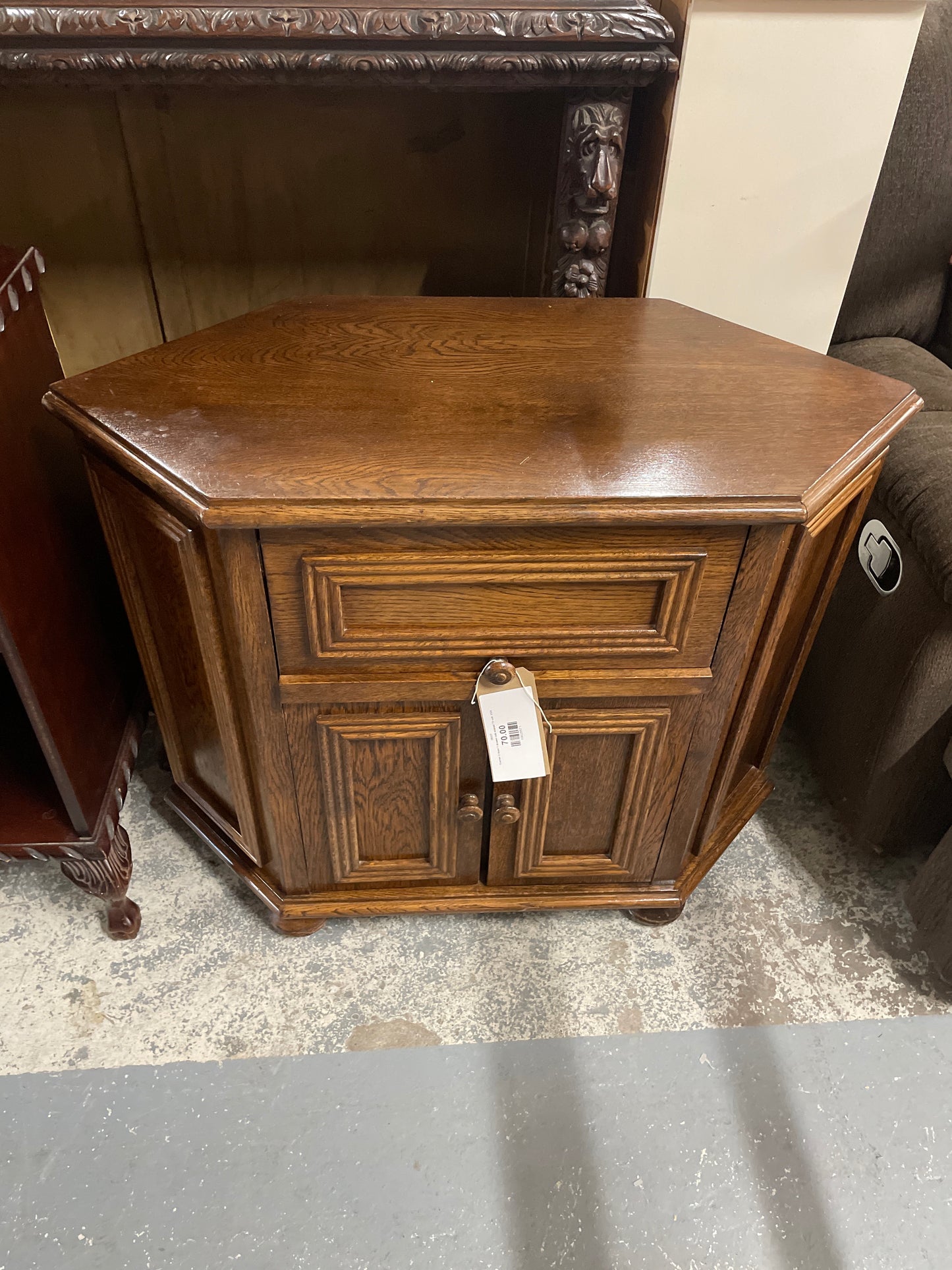 Corner 2 door 1 drawer oak stained TV unit  2324