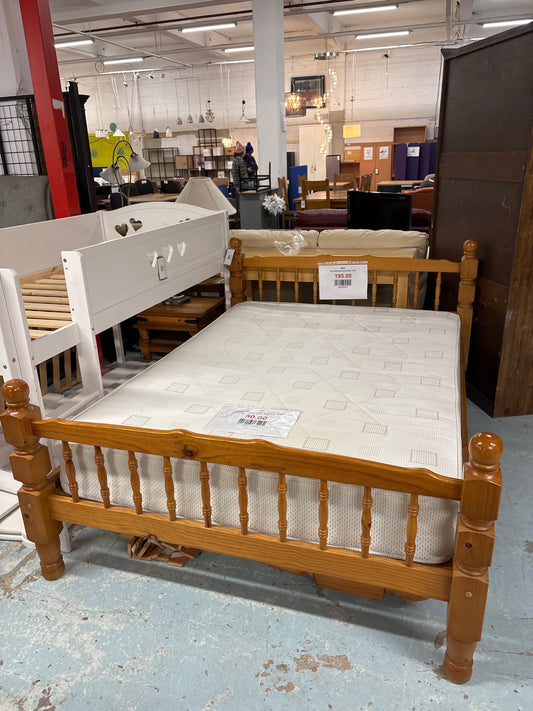 4ft 6 solid pine framed bed  3125