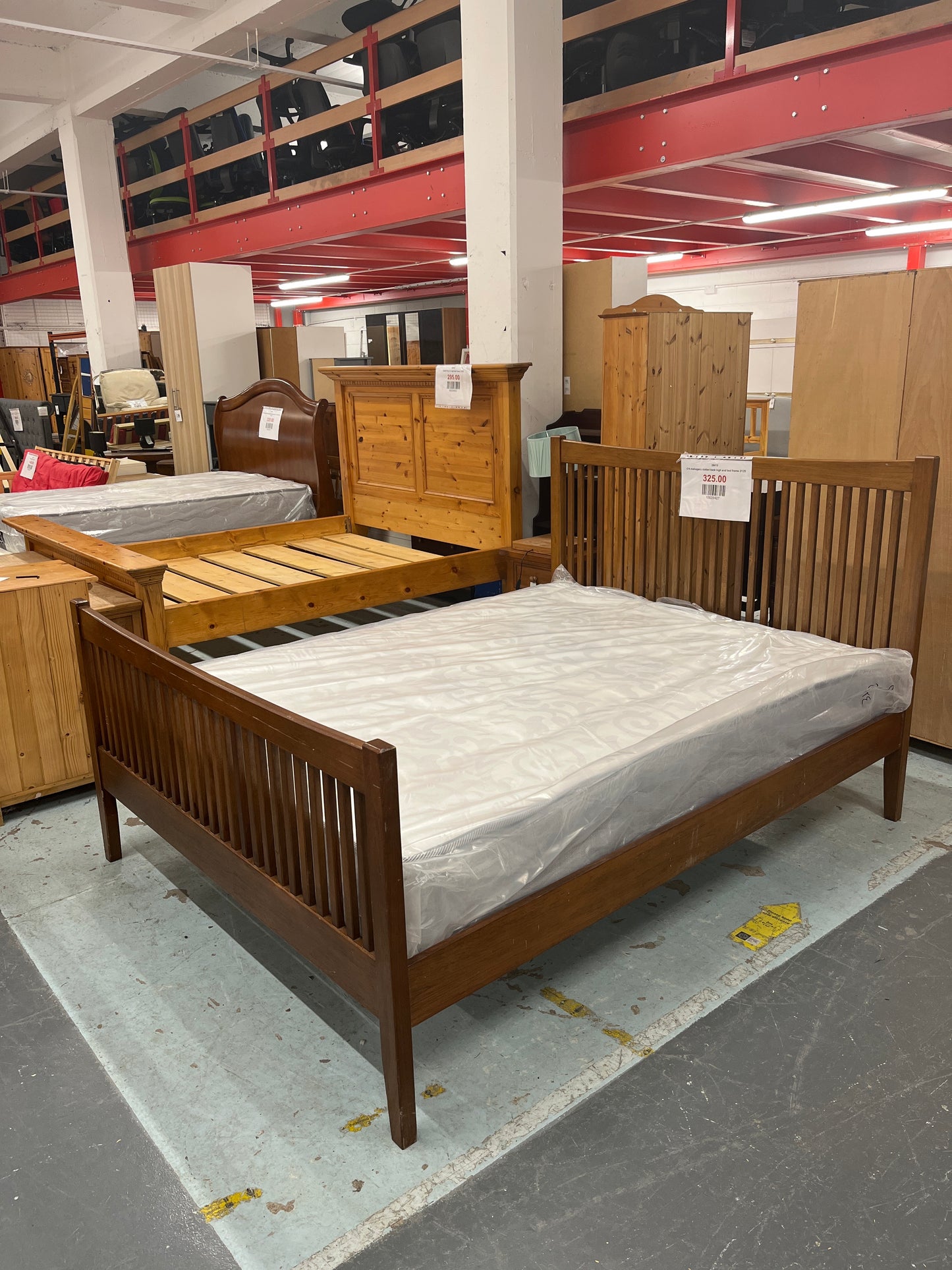 5 ft mahogany slatted back high end bed frame 2125