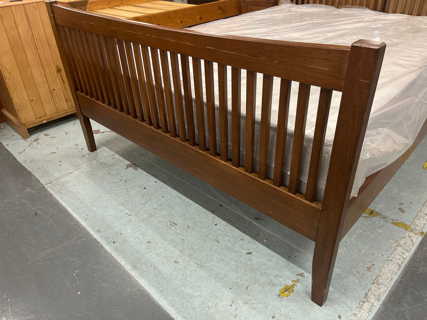 5 ft mahogany slatted back high end bed frame 2125