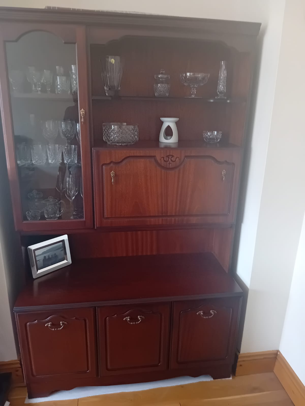 Rossmore mahogany glass display unit  2324