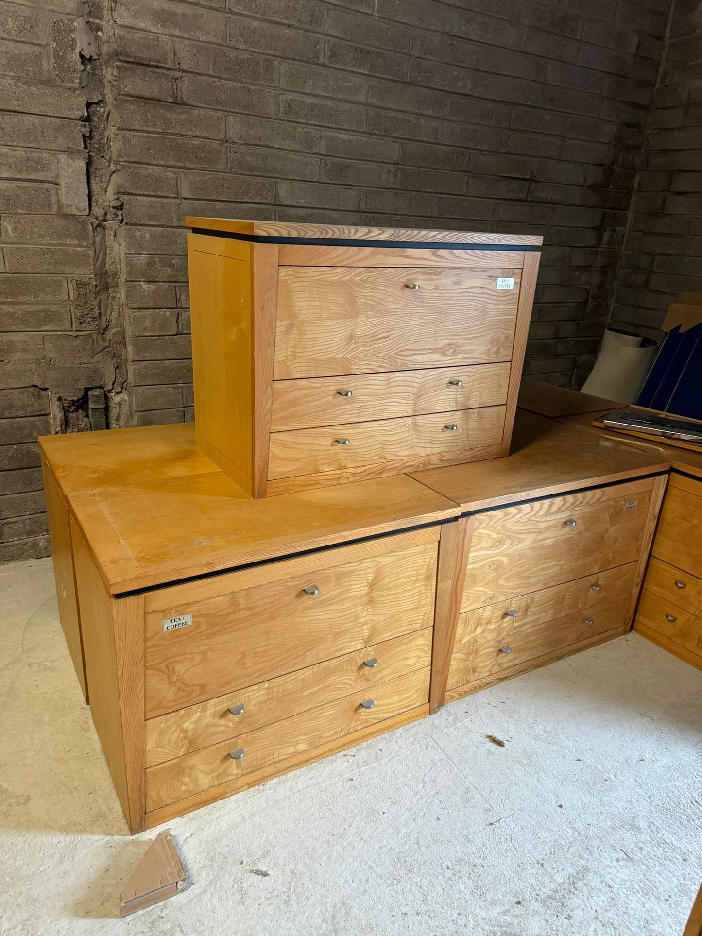 Large light wood stained TV unit / Chest of Drawer- Ex Hotel stock
WAS €125
NOW €60