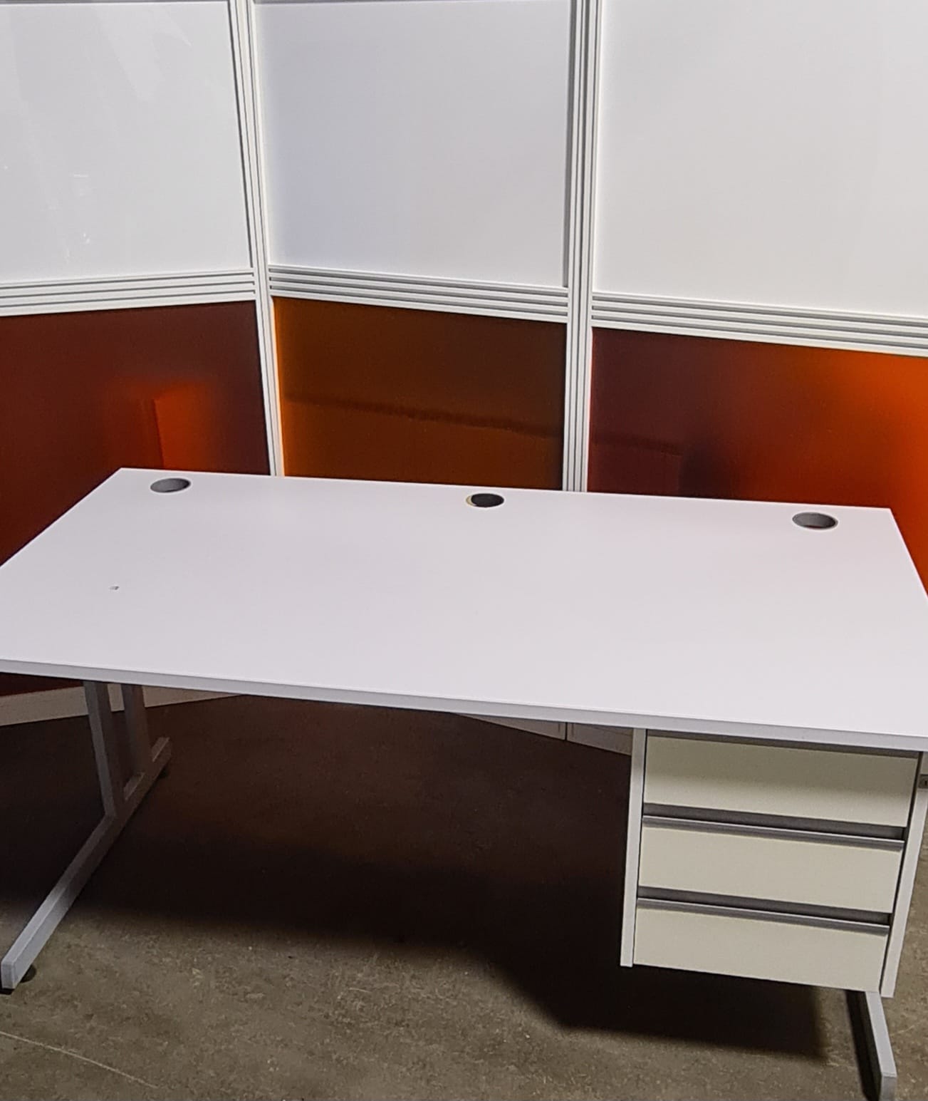 1600*800 white straight cantilever desk with wire management hole and matching fixed drawer pedestal