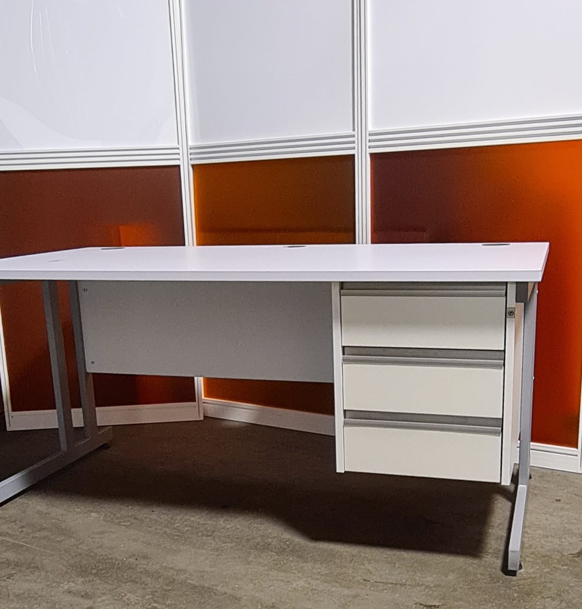 1600*800 white straight cantilever desk with wire management hole and matching fixed drawer pedestal