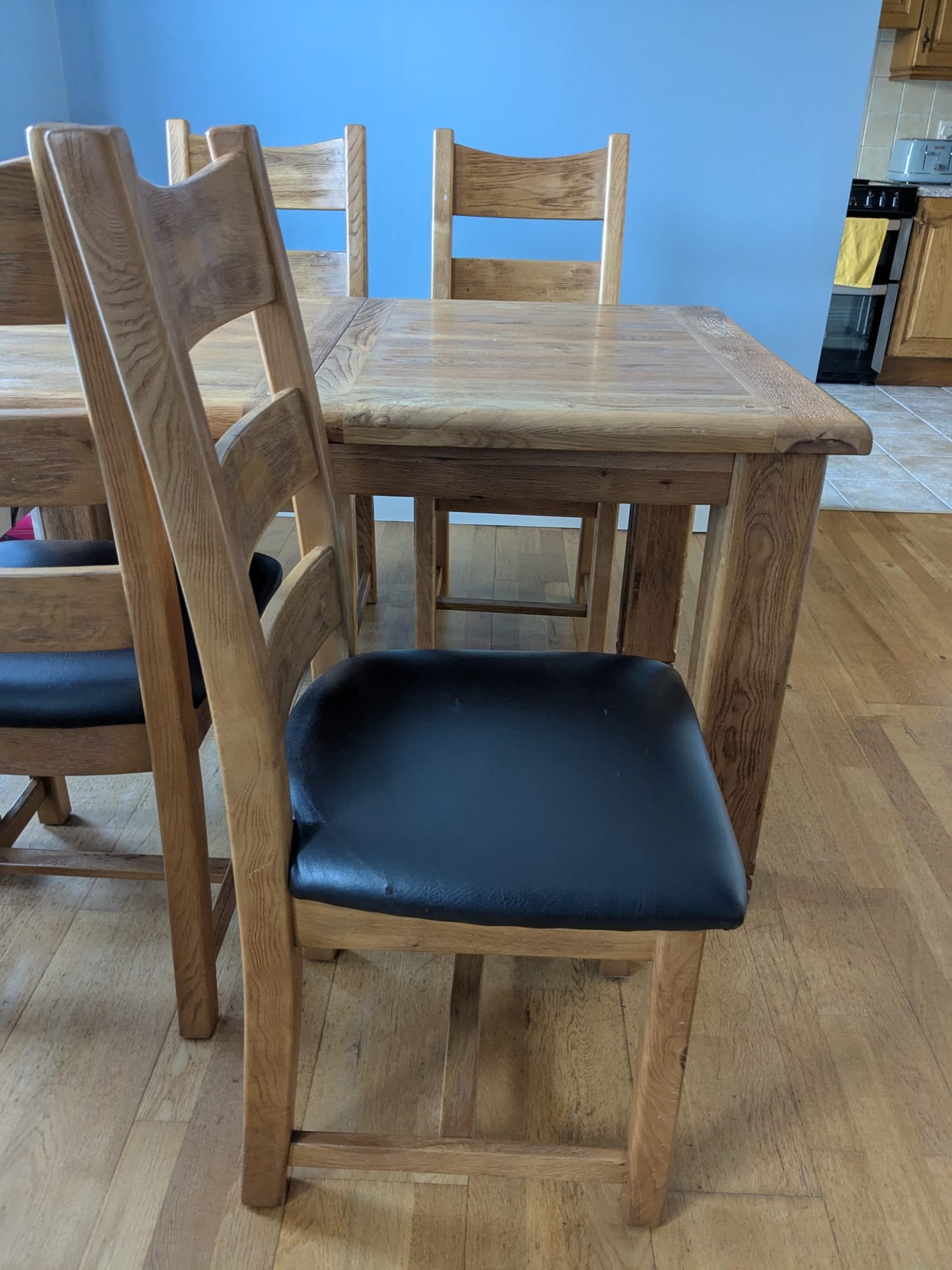 Solid Oak Kitchen Table Set With 6 Matching Oak Chairs And Leather Seats  1125