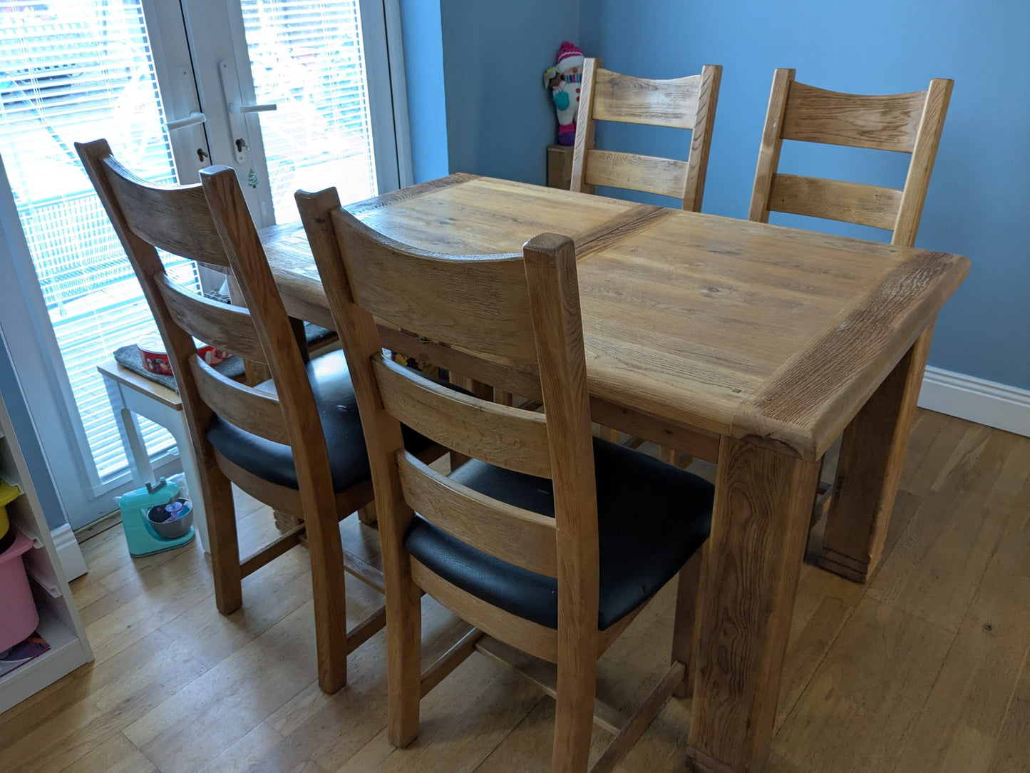 Solid Oak Kitchen Table Set With 6 Matching Oak Chairs And Leather Seats  1125