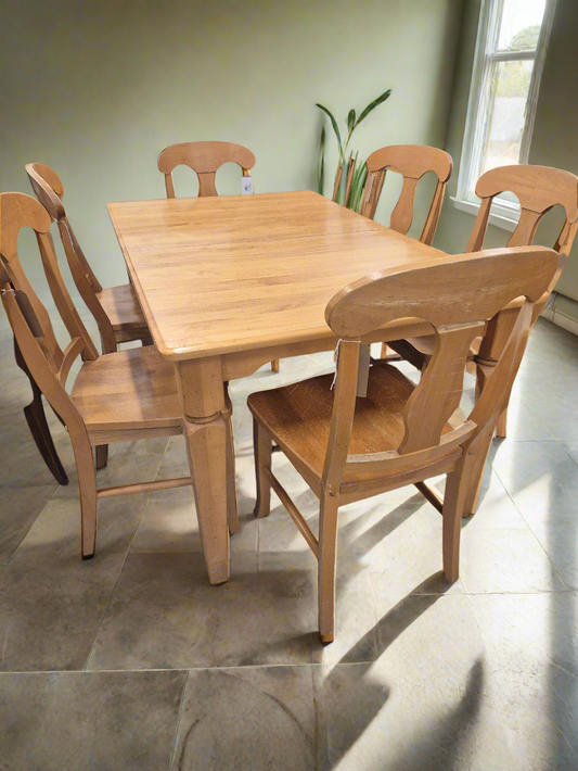 Hardwood extendable rectangular kitchen table with 6 no. matching solid wood chairs  4224