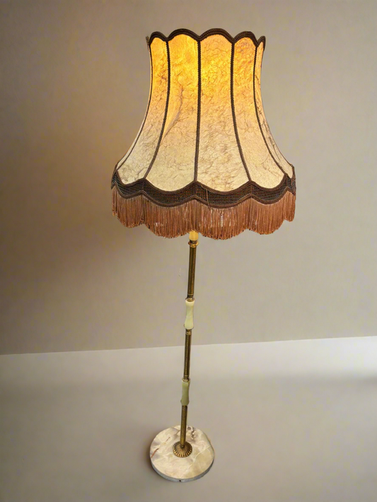 Ornate floor standing lamp comes with matching lampshade 3124