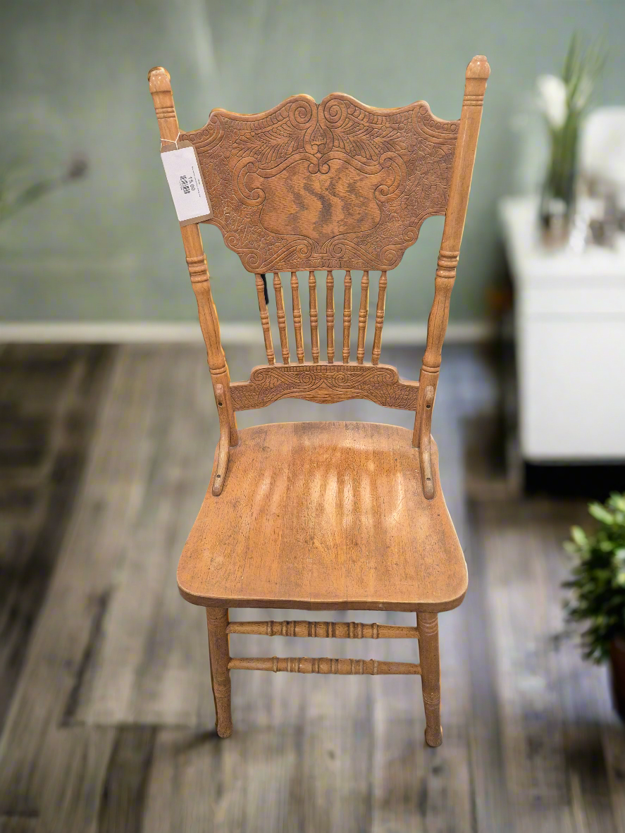 Oak stained spindle back dining chair