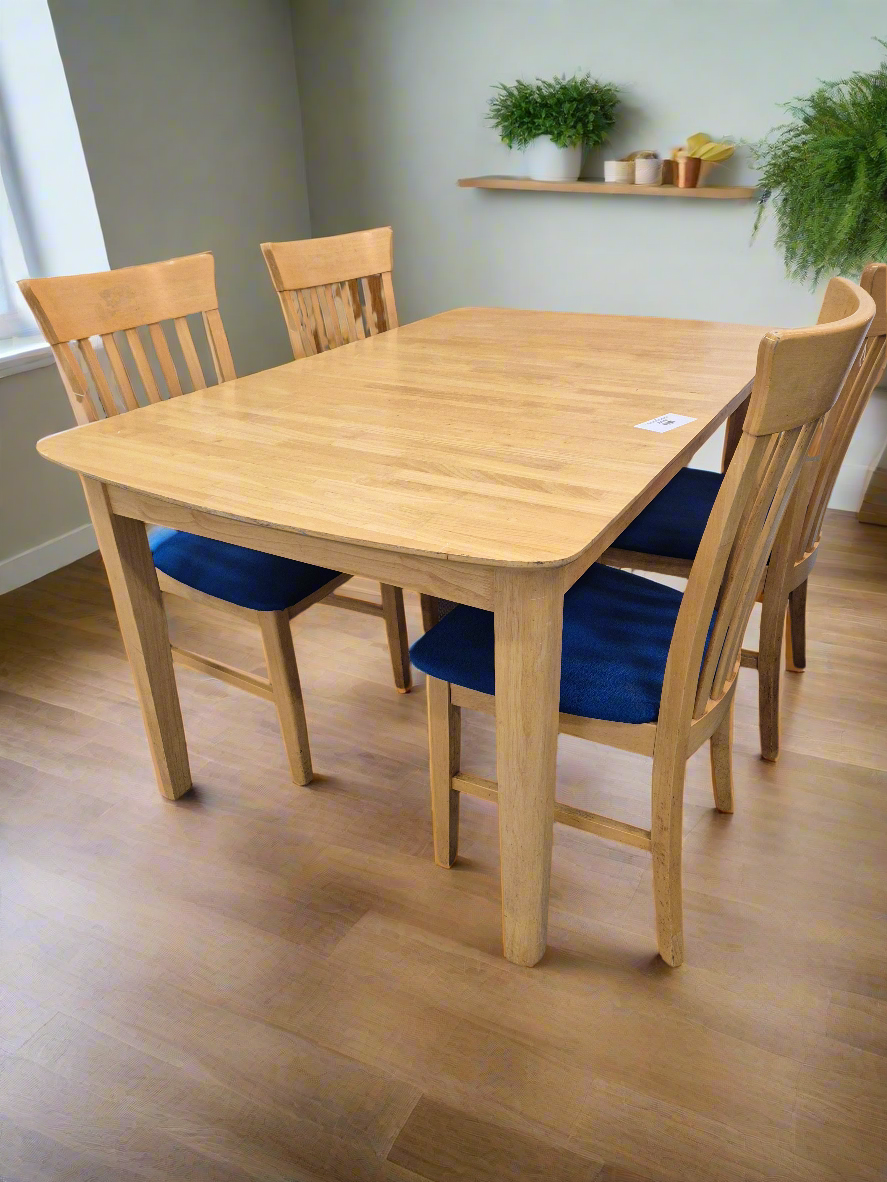 Rubberwood extendable kitchen table with 4 no. matching chairs with blue seat fabric%A0 3324