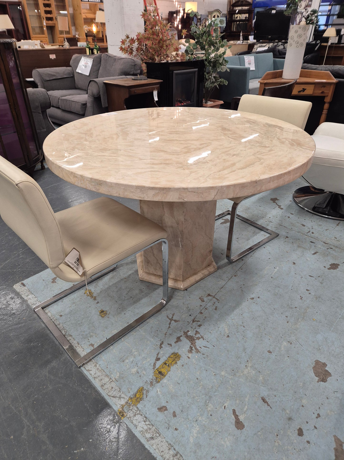 Granite circular table with column base  4224