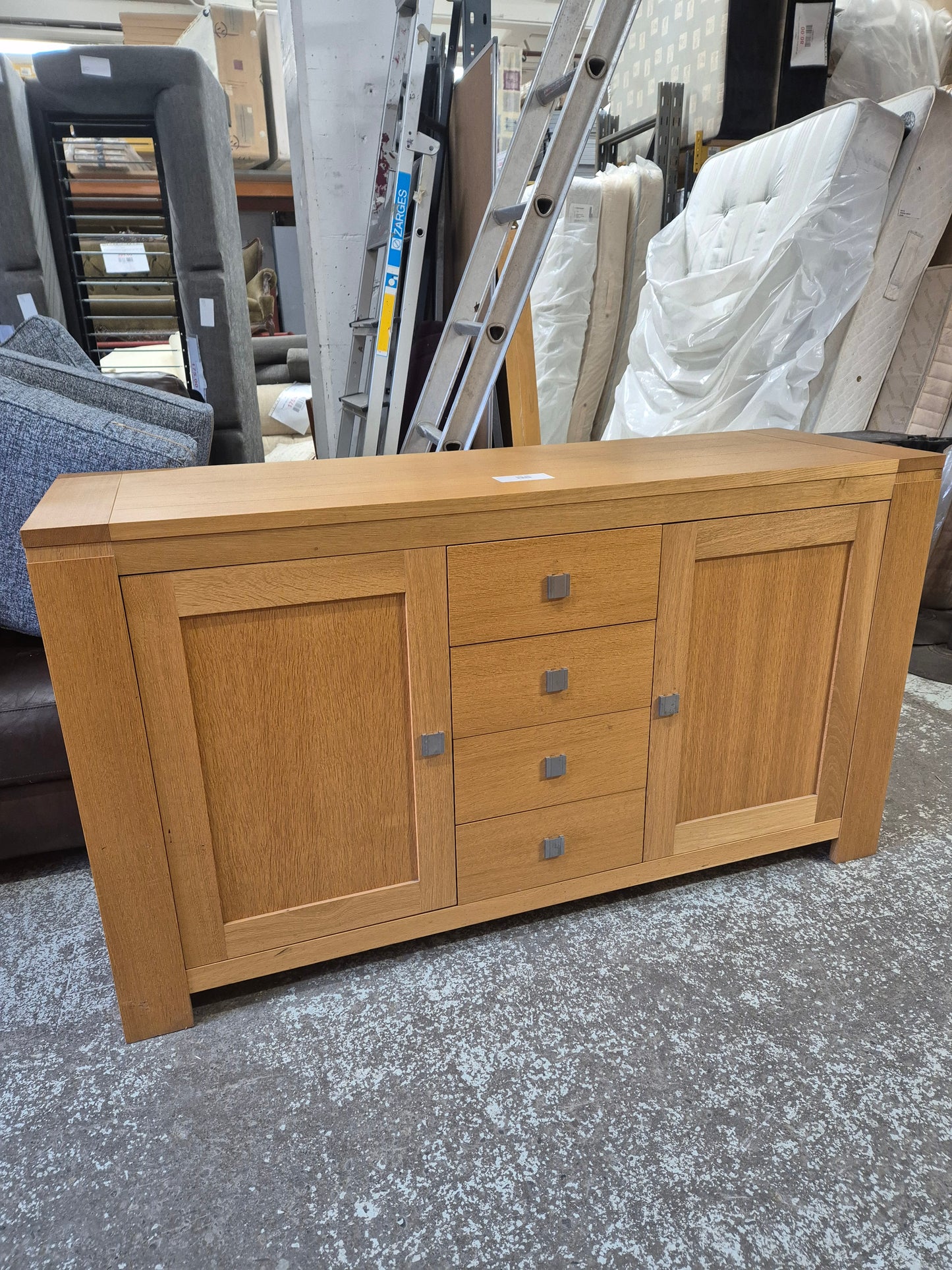 Oak 2 door 2 drawer sideboard  3124