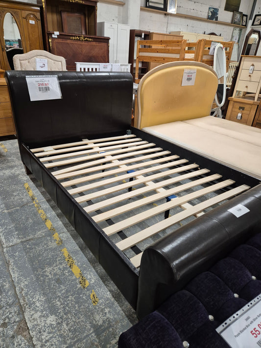 Leather 4ft6 Sleighbed 3324