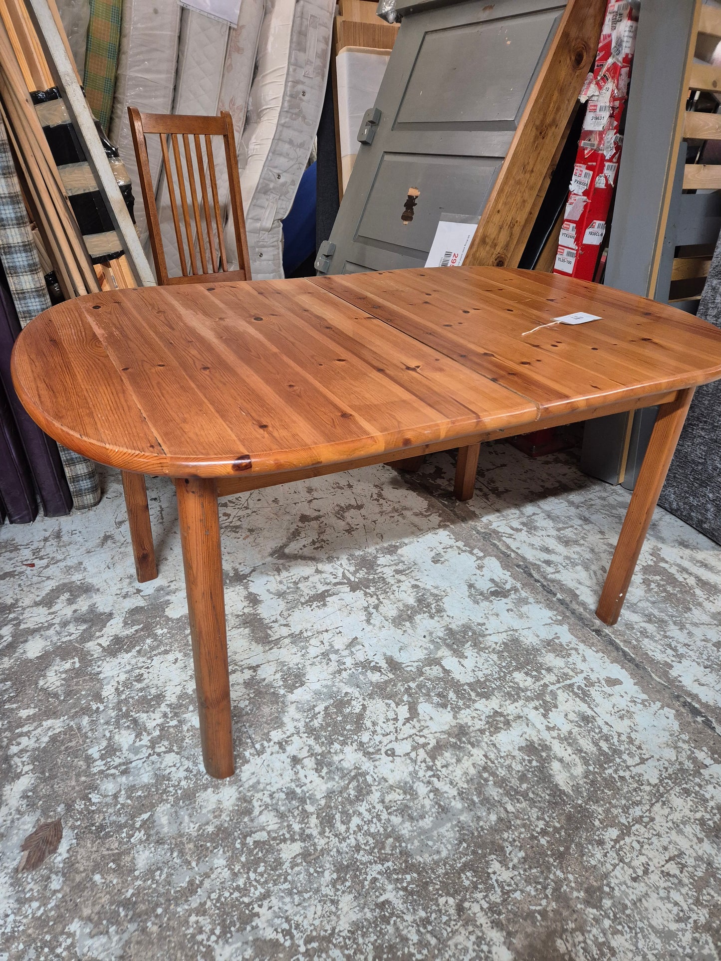 Pine oval extendable kitchen table  1125