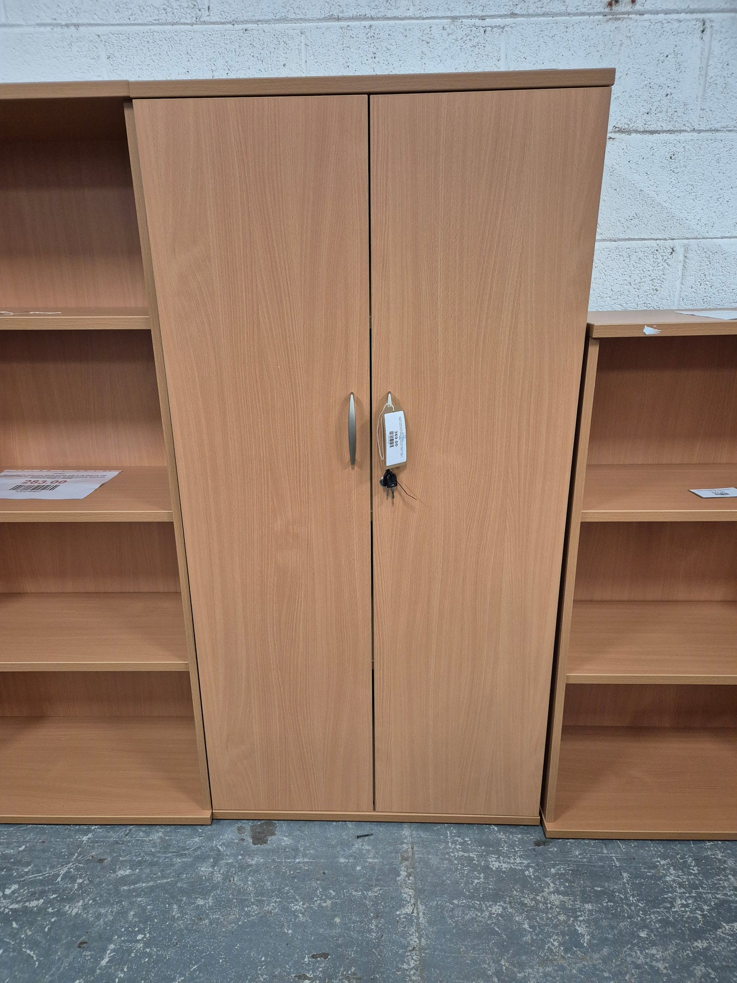 IC1600BCH
(BRAND NEW AVAILABLE IN WHITE OR BEECH ONLY) 1600H Cupboard, 4 Adjustable Shelves, 1600H x 400D x 800W