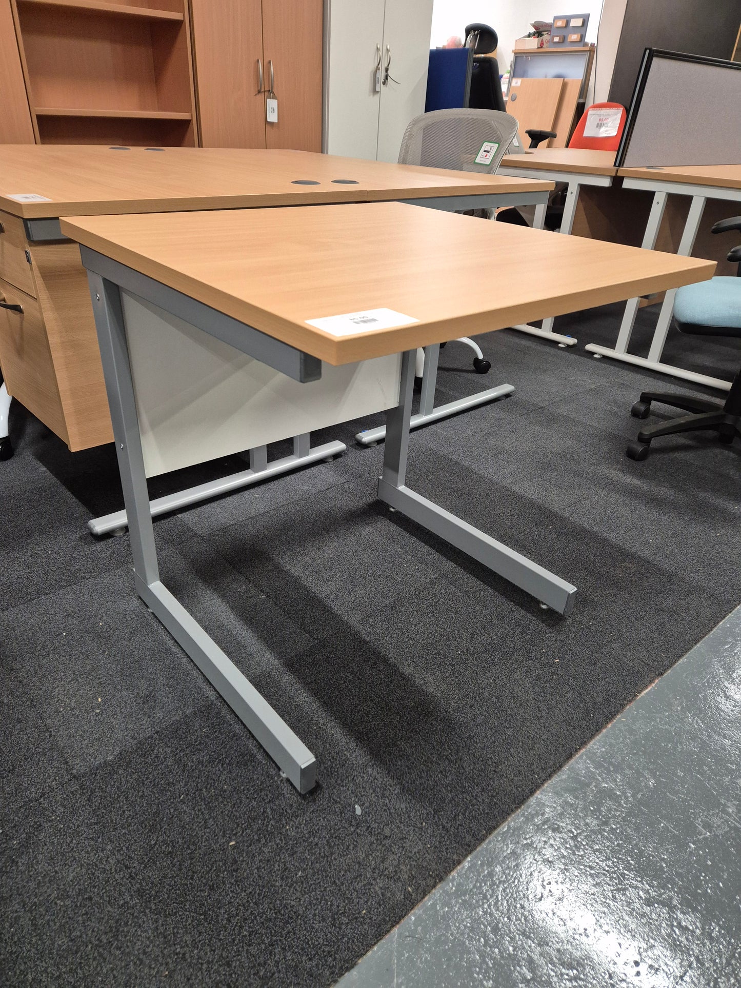 NEW 70x70 cm beech study desk with grey canitlever legs