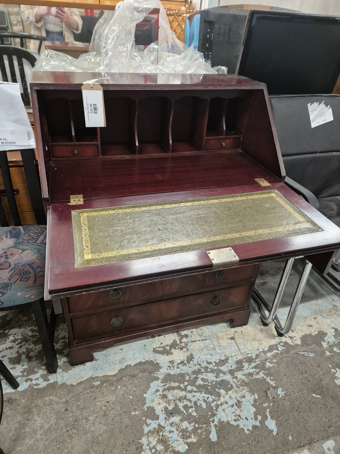 Rosewood mahogany 3 drawer writing bureau, green leather inlaid top 2224