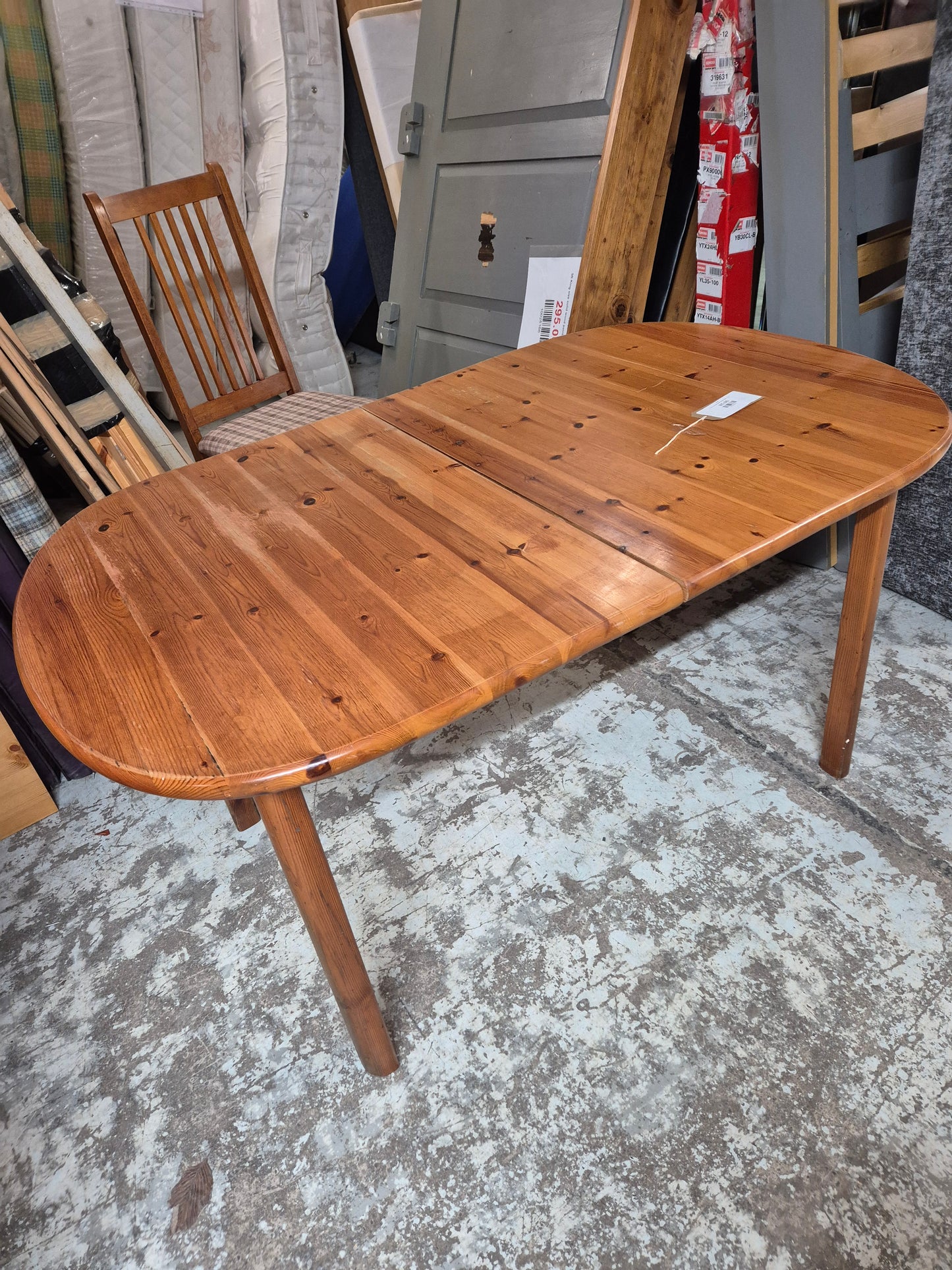 Pine oval extendable kitchen table  1125