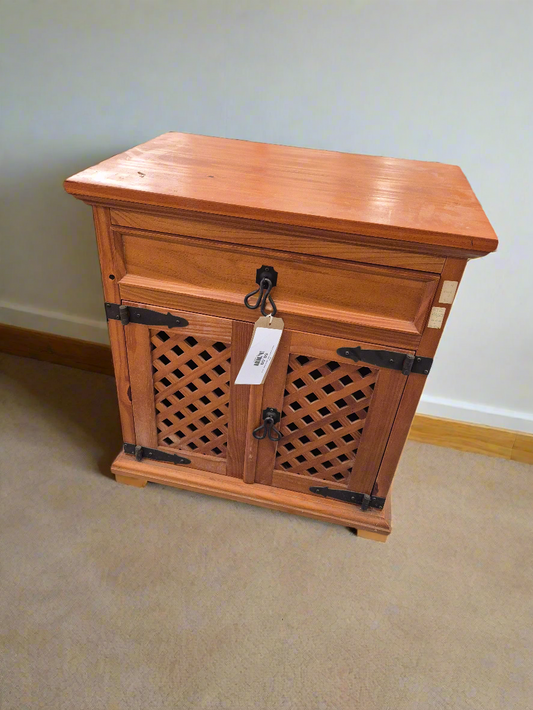 Pine 1 drawer 2 door lattice locker  1125