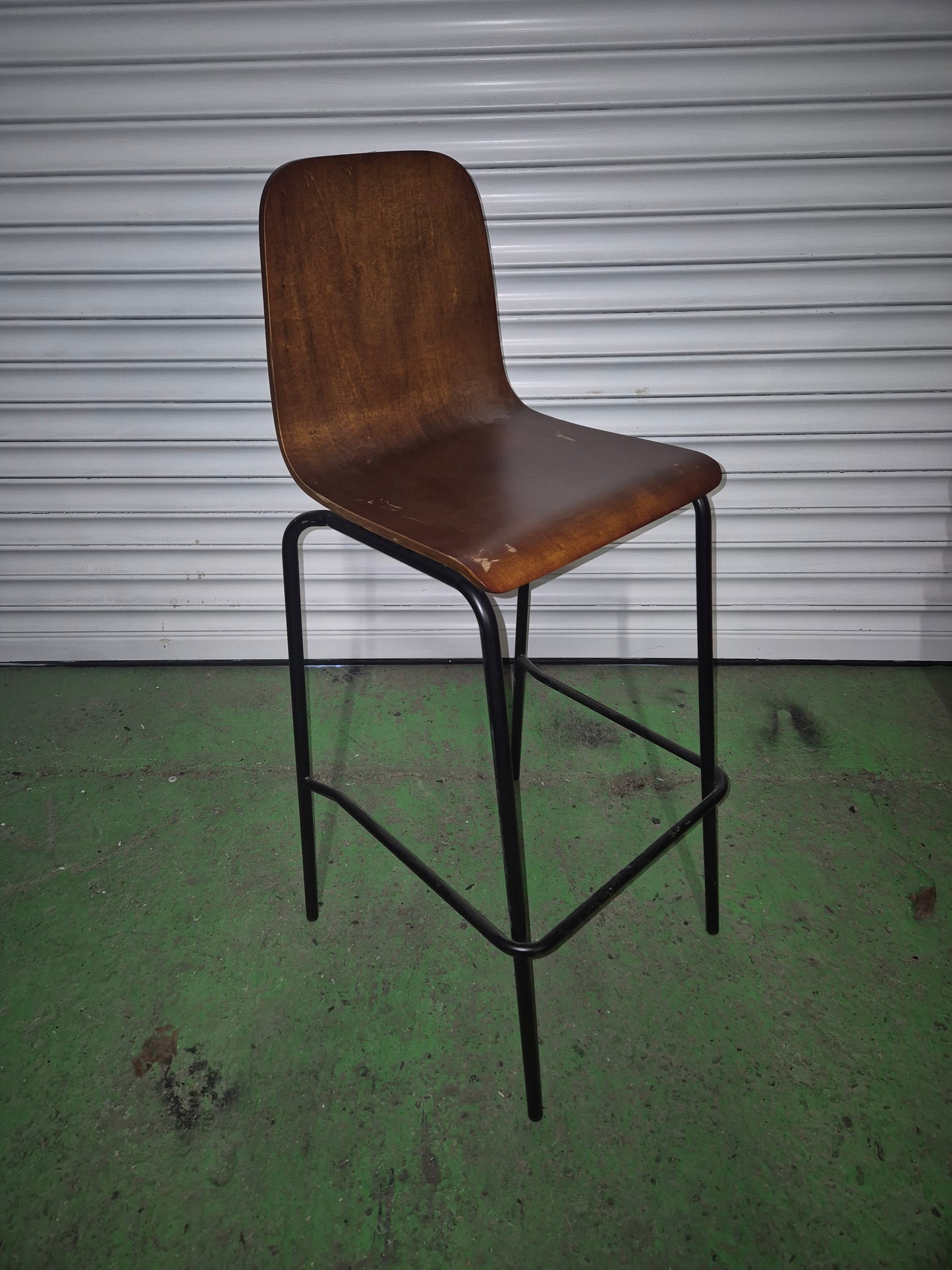 Pitch plywood stained tall bar stool, black metal frame