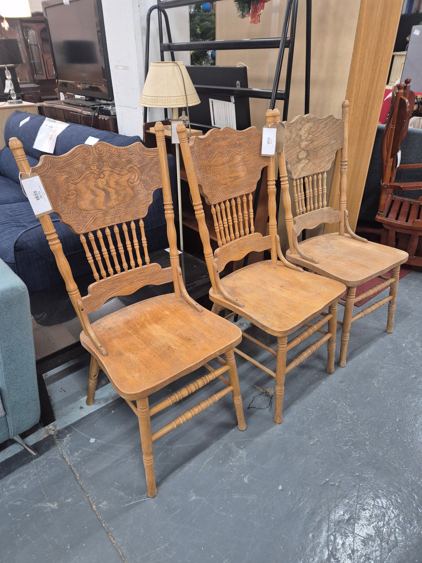 Oak stained spindle back dining chair