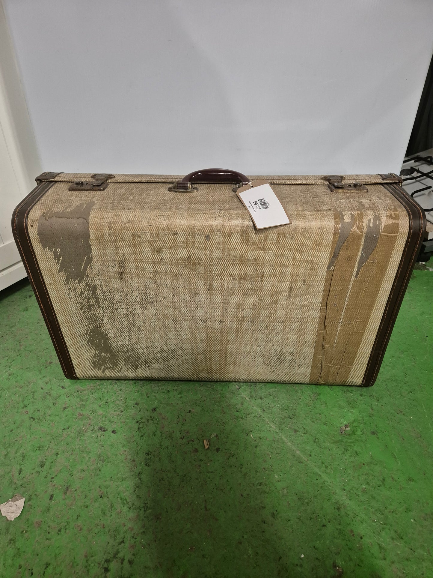 Retro suitcase/trunk 2324